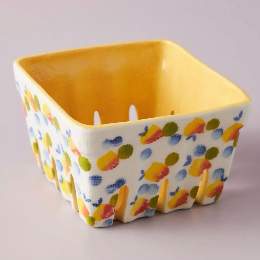 Anthropologie Ceramic Floral Berry Basket (NWOT)